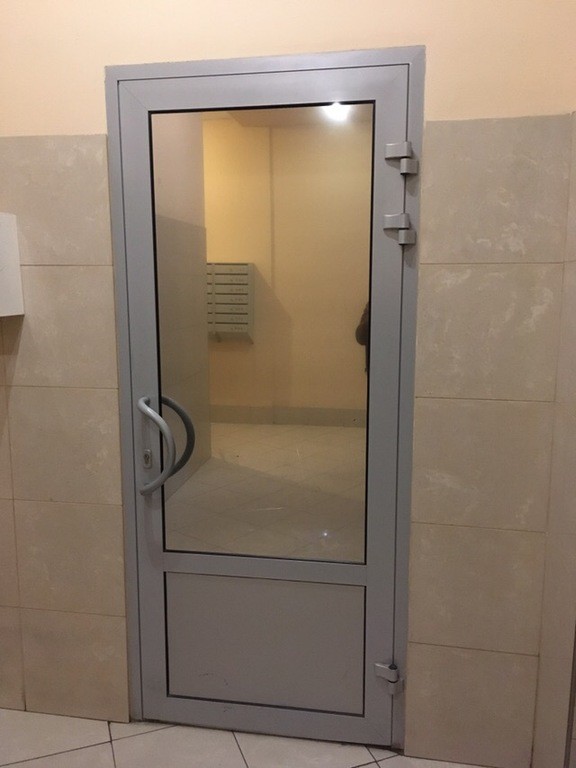 Алюминиевая дверь 1000×2000 мм. Алюминиевая дверь 1000×2000 мм.