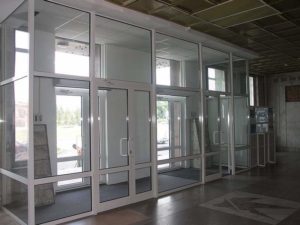 Тамбурная алюминиевая дверь GFTD840